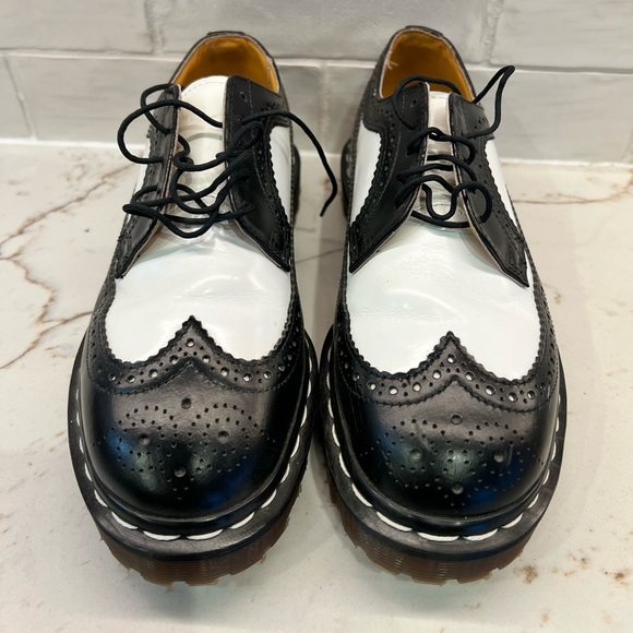 Doc martens unisex. Size 6 - Picture 2 of 7